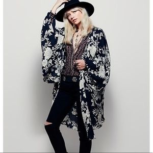 Free People X Amuse Society Cecilia Floral Kimono in XS/S